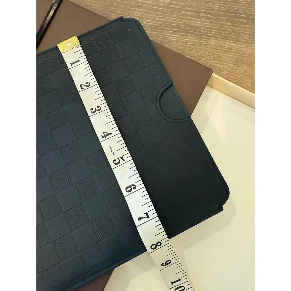 Louis Vuitton excellent comes